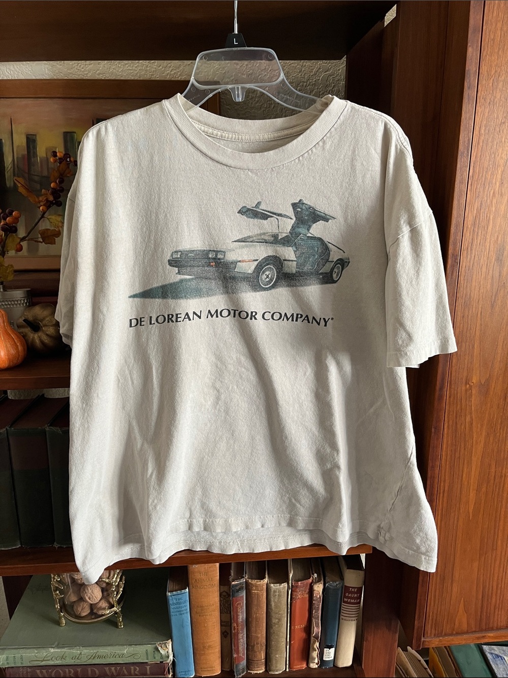 Men's Beige DeLorean Motor Company Graphic “Back to the Future” Short-Sleeve Tee